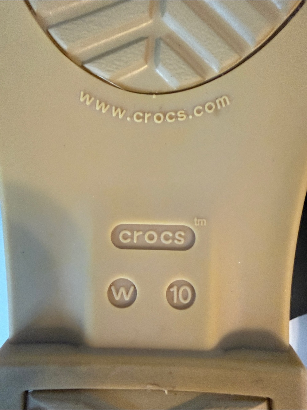 CROCS Women's Black and Tan Strappy Slingback Sandals SIZE 10 - Picture 7 of 7